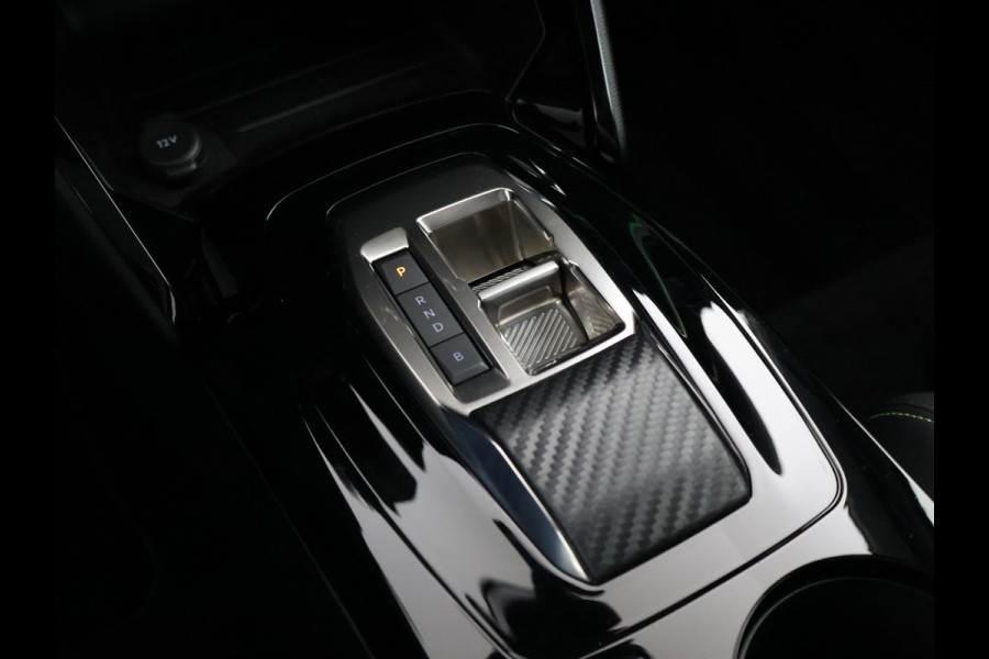 Peugeot e-2008 EV GT 50 kWh 3-FASE + ADAPTIVE CRUISE | PANORAMA | STOELVERW. | 18 INCH | 92% SOH | LEDER/ALCANTARA