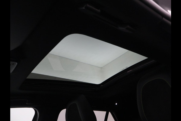 Peugeot e-2008 EV GT 50 kWh 3-FASE + ADAPTIVE CRUISE | PANORAMA | STOELVERW. | 18 INCH | 92% SOH | LEDER/ALCANTARA