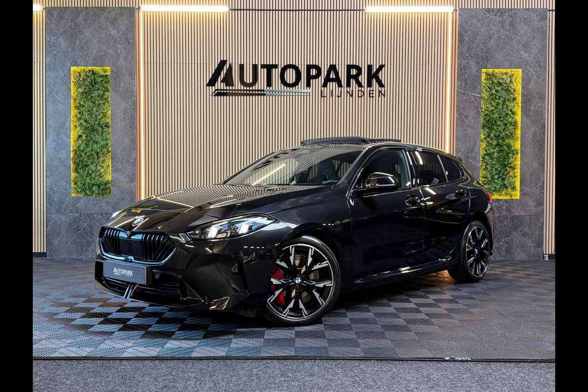 BMW 1-serie 120 M Sport Pro PANO|FABRIEKSGARANTIE|HARMAN KARDON|DEALER ONDERHOUDEN|KEYLESS|CARPLAY|CAMERA|SFEERVERL|19INCH|BOMVOL!