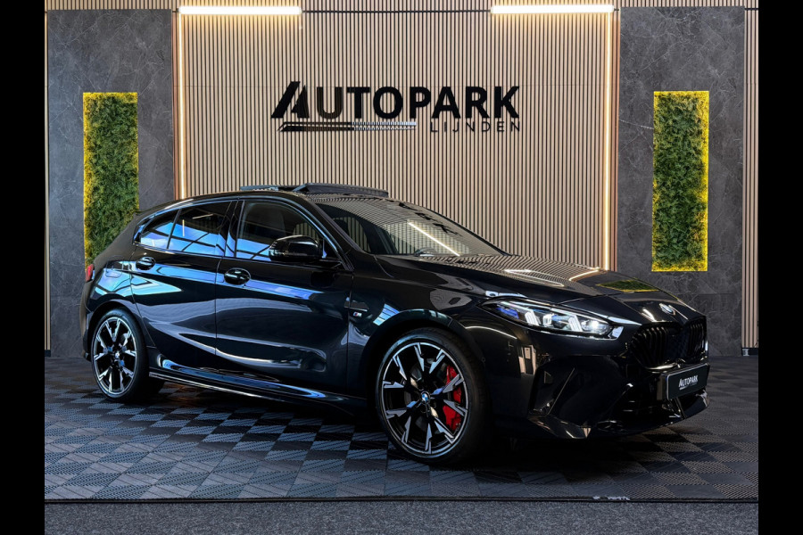 BMW 1-serie 120 M Sport Pro PANO|FABRIEKSGARANTIE|HARMAN KARDON|DEALER ONDERHOUDEN|KEYLESS|CARPLAY|CAMERA|SFEERVERL|19INCH|BOMVOL!