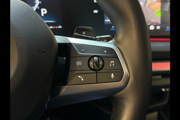 BMW 1-serie 120 M Sport Pro PANO|FABRIEKSGARANTIE|HARMAN KARDON|DEALER ONDERHOUDEN|KEYLESS|CARPLAY|CAMERA|SFEERVERL|19INCH|BOMVOL!