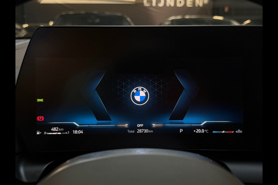 BMW 1-serie 120 M Sport Pro PANO|FABRIEKSGARANTIE|HARMAN KARDON|DEALER ONDERHOUDEN|KEYLESS|CARPLAY|CAMERA|SFEERVERL|19INCH|BOMVOL!