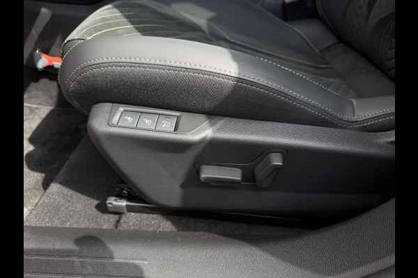 Peugeot e-208 EV GT 51 kWh / Carplay / Camera V+A / Keyless / Snellader /