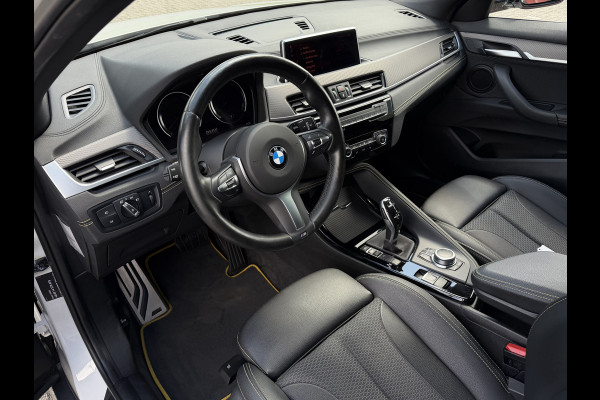 BMW X2 SDrive20i High Executive / Automaat / 19'' LM / Camera / Trekhaak (1.800KG) / M pakket /