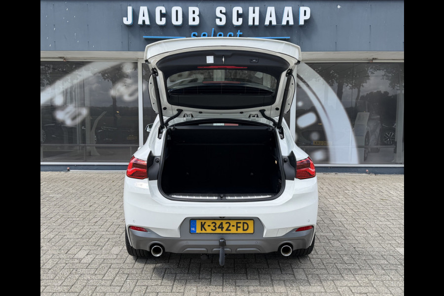 BMW X2 SDrive20i High Executive / Automaat / 19'' LM / Camera / Trekhaak (1.800KG) / M pakket /