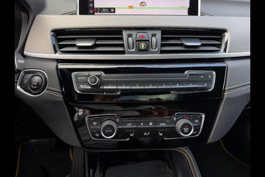 BMW X2 SDrive20i High Executive / Automaat / 19'' LM / Camera / Trekhaak (1.800KG) / M pakket /