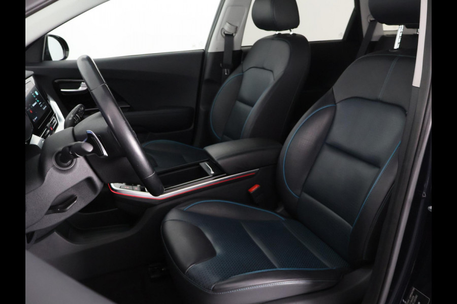 Kia e-Niro EXECUTIVE 64kWh 3 FASE ACCU SOH100% GARANTIE 2031* STOEL & STUUR VERWARMING. NAVIGATIE . PDC V+A