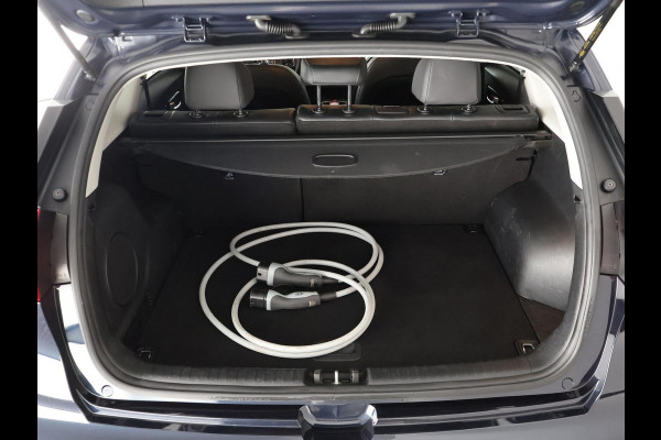 Kia e-Niro EXECUTIVE 64kWh 3 FASE ACCU SOH100% GARANTIE 2031* STOEL & STUUR VERWARMING. NAVIGATIE . PDC V+A
