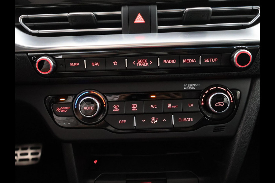 Kia e-Niro EXECUTIVE 64kWh 3 FASE ACCU SOH100% GARANTIE 2031* STOEL & STUUR VERWARMING. NAVIGATIE . PDC V+A