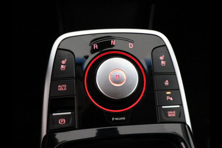 Kia e-Niro EXECUTIVE 64kWh 3 FASE ACCU SOH100% GARANTIE 2031* STOEL & STUUR VERWARMING. NAVIGATIE . PDC V+A