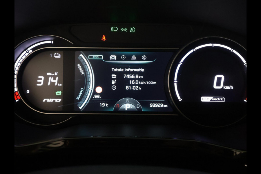 Kia e-Niro EXECUTIVE 64kWh 3 FASE ACCU SOH100% GARANTIE 2031* STOEL & STUUR VERWARMING. NAVIGATIE . PDC V+A