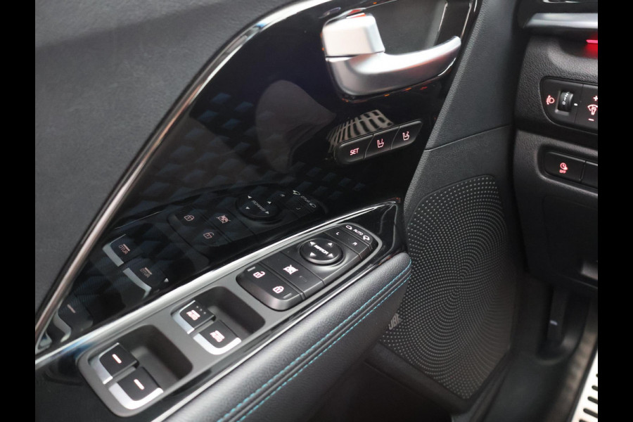 Kia e-Niro EXECUTIVE 64kWh 3 FASE ACCU SOH100% GARANTIE 2031* STOEL & STUUR VERWARMING. NAVIGATIE . PDC V+A