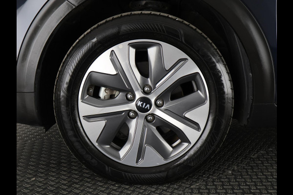 Kia e-Niro EXECUTIVE 64kWh 3 FASE ACCU SOH100% GARANTIE 2031* STOEL & STUUR VERWARMING. NAVIGATIE . PDC V+A