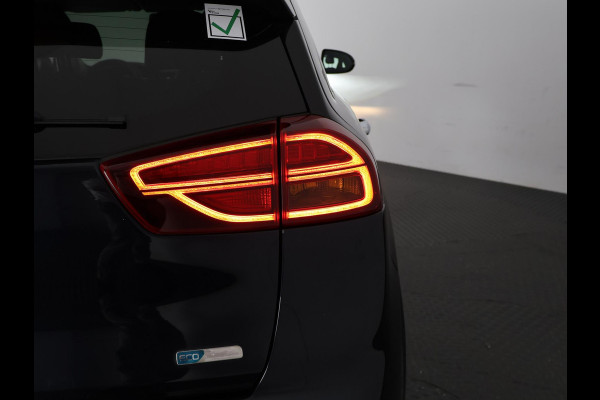 Kia e-Niro EXECUTIVE 64kWh 3 FASE ACCU SOH100% GARANTIE 2031* STOEL & STUUR VERWARMING. NAVIGATIE . PDC V+A