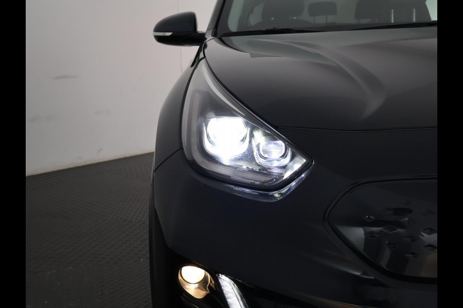 Kia e-Niro EXECUTIVE 64kWh 3 FASE ACCU SOH100% GARANTIE 2031* STOEL & STUUR VERWARMING. NAVIGATIE . PDC V+A