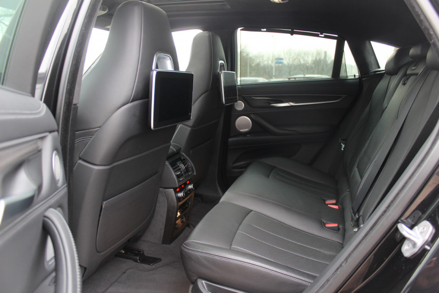 BMW X6 M / NL Auto! / Full option! / Trekhaak / Schuifdak / 360Camera / Carbon intr. / B&O / Softclose / Leder / 21'' / Standkachel / Entertainment System / Luchtvering / Stoelventilatie