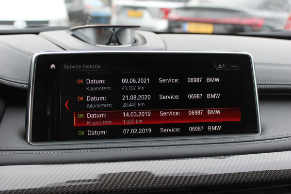 BMW X6 M / NL Auto! / Full option! / Trekhaak / Schuifdak / 360Camera / Carbon intr. / B&O / Softclose / Leder / 21'' / Standkachel / Entertainment System / Luchtvering / Stoelventilatie