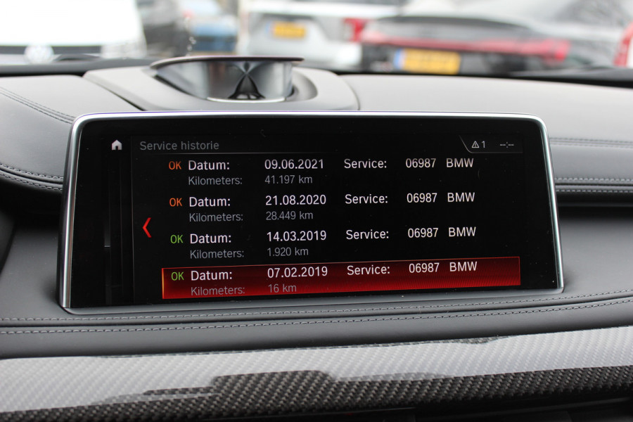BMW X6 M / NL Auto! / Full option! / Trekhaak / Schuifdak / 360Camera / Carbon intr. / B&O / Softclose / Leder / 21'' / Standkachel / Entertainment System / Luchtvering / Stoelventilatie