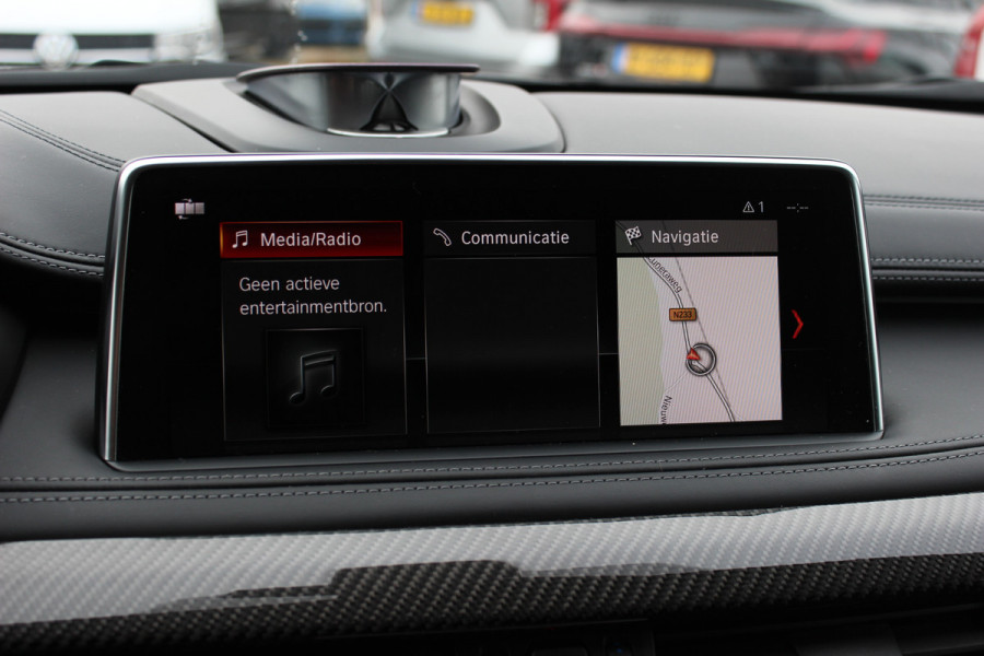 BMW X6 M / NL Auto! / Full option! / Trekhaak / Schuifdak / 360Camera / Carbon intr. / B&O / Softclose / Leder / 21'' / Standkachel / Entertainment System / Luchtvering / Stoelventilatie