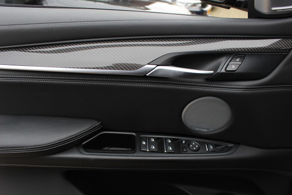 BMW X6 M / NL Auto! / Full option! / Trekhaak / Schuifdak / 360Camera / Carbon intr. / B&O / Softclose / Leder / 21'' / Standkachel / Entertainment System / Luchtvering / Stoelventilatie