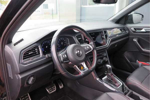 Volkswagen T-Roc 1.5 TSI 150pk DSG Sport Business R-Line , Pano , Virtual , Xenon, Leder, Navi , Carplay , LMV, PDC, Camera etc. etc