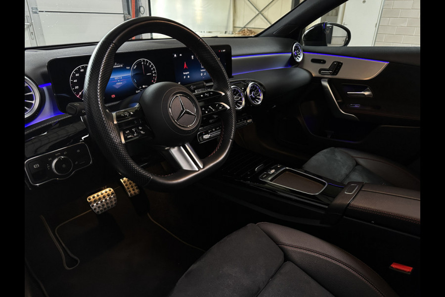 Mercedes-Benz A-Klasse 250 e AMG Line Pano | Memory | Headup | 360 | 1e eig | 12 maanden garantie