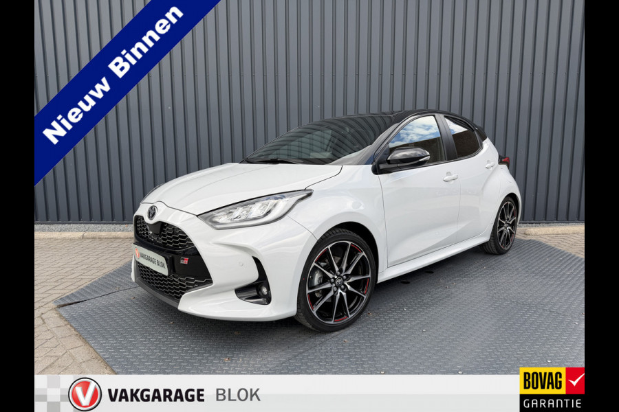 Toyota Yaris 1.5 Hybrid GR Sport / Bi tone | UNIEK 8.700 km!!! | JBL | PDC V+A | Head-up | Rijklaar!!