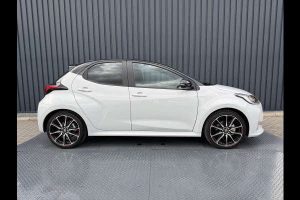 Toyota Yaris 1.5 Hybrid GR Sport / Bi tone | UNIEK 8.700 km!!! | JBL | PDC V+A | Head-up | Rijklaar!!