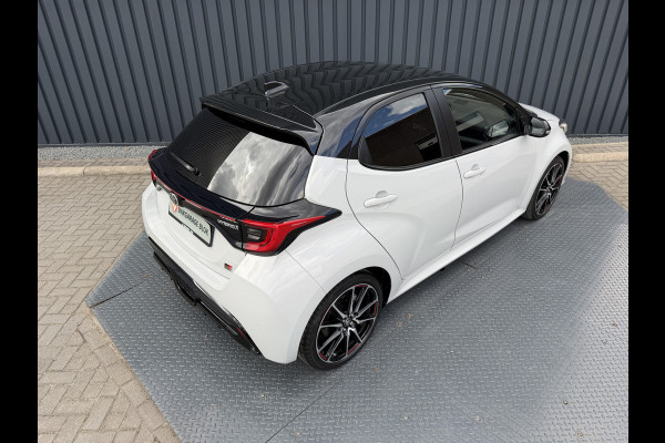 Toyota Yaris 1.5 Hybrid GR Sport / Bi tone | UNIEK 8.700 km!!! | JBL | PDC V+A | Head-up | Rijklaar!!