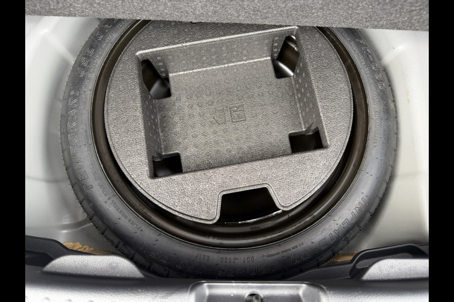 Toyota Yaris 1.5 Hybrid GR Sport / Bi tone | UNIEK 8.700 km!!! | JBL | PDC V+A | Head-up | Rijklaar!!