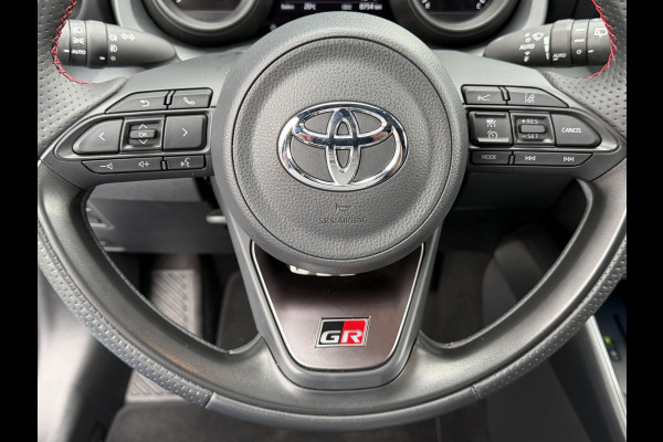 Toyota Yaris 1.5 Hybrid GR Sport / Bi tone | UNIEK 8.700 km!!! | JBL | PDC V+A | Head-up | Rijklaar!!