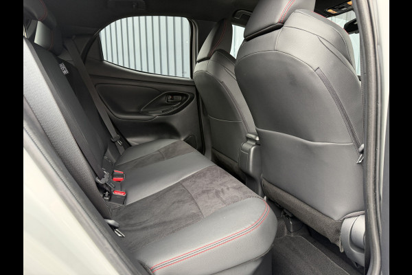 Toyota Yaris 1.5 Hybrid GR Sport / Bi tone | UNIEK 8.700 km!!! | JBL | PDC V+A | Head-up | Rijklaar!!
