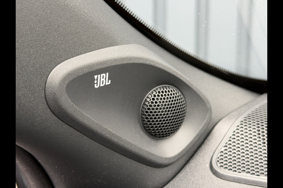 Toyota Yaris 1.5 Hybrid GR Sport / Bi tone | UNIEK 8.700 km!!! | JBL | PDC V+A | Head-up | Rijklaar!!