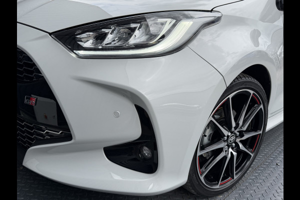 Toyota Yaris 1.5 Hybrid GR Sport / Bi tone | UNIEK 8.700 km!!! | JBL | PDC V+A | Head-up | Rijklaar!!
