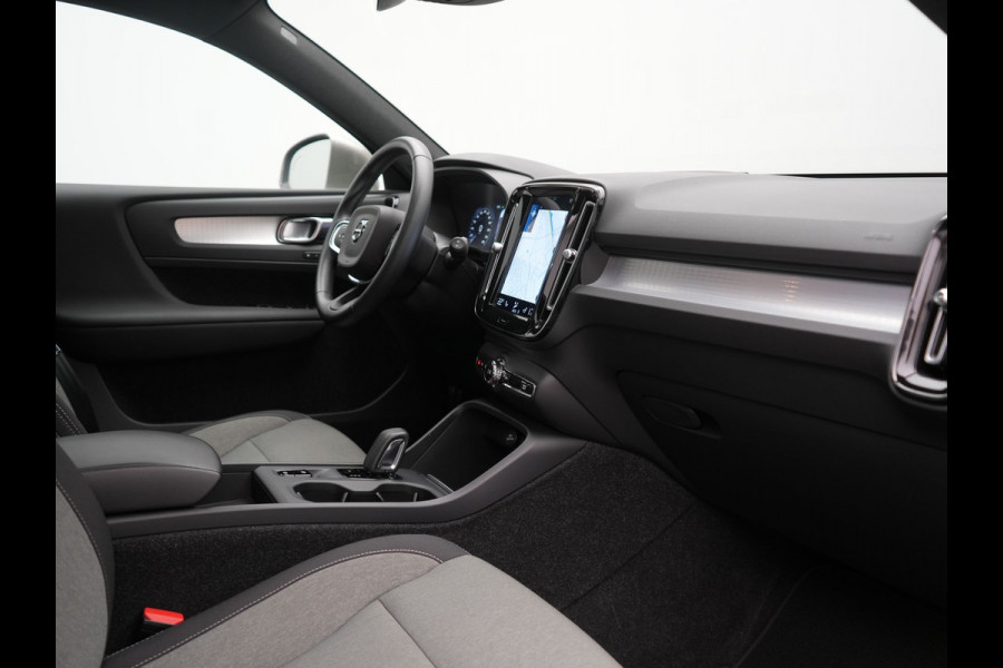 Volvo XC40 T5 Recharge Inscription PHEV 262pk Dealer O.H. | Trekhaak Af Fabriek | Panodak | Adaptive Cruise | 360 Camera | Harman / Kardon | Stoelen Memory & Verwarmd | Keyless | Blis | Apple Carplay | Naviatie