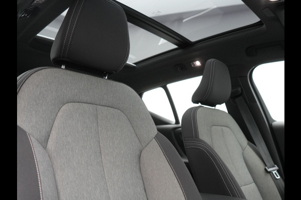 Volvo XC40 T5 Recharge Inscription PHEV 262pk Dealer O.H. | Trekhaak Af Fabriek | Panodak | Adaptive Cruise | 360 Camera | Harman / Kardon | Stoelen Memory & Verwarmd | Keyless | Blis | Apple Carplay | Naviatie