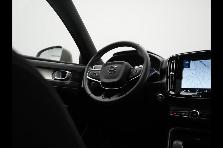 Volvo XC40 T5 Recharge Inscription PHEV 262pk Dealer O.H. | Trekhaak Af Fabriek | Panodak | Adaptive Cruise | 360 Camera | Harman / Kardon | Stoelen Memory & Verwarmd | Keyless | Blis | Apple Carplay | Naviatie