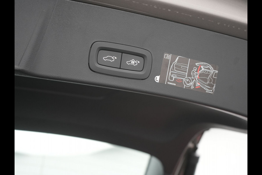 Volvo XC40 T5 Recharge Inscription PHEV 262pk Dealer O.H. | Trekhaak Af Fabriek | Panodak | Adaptive Cruise | 360 Camera | Harman / Kardon | Stoelen Memory & Verwarmd | Keyless | Blis | Apple Carplay | Naviatie