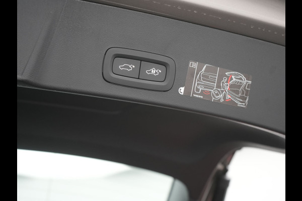 Volvo XC40 T5 Recharge Inscription PHEV 262pk Dealer O.H. | Trekhaak Af Fabriek | Panodak | Adaptive Cruise | 360 Camera | Harman / Kardon | Stoelen Memory & Verwarmd | Keyless | Blis | Apple Carplay | Naviatie