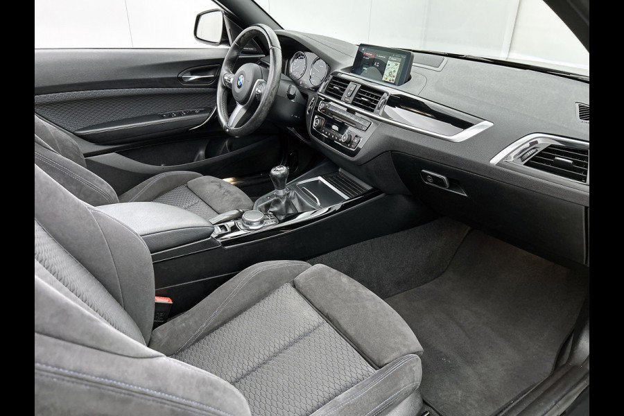 BMW 2 Serie Cabrio 218i High Executive M-pakket (Volledig Dealer OnH, Camera, StoelV, Harman/ Kardon, Navi Pro, Lane Assist, Etc)
