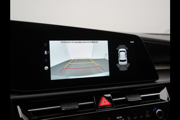 Kia Niro EV DynamicPlusLine 64.8 kWh 204pk | Panodak | Head Up | Adaptive Cruise | Camera | Lederen Sportstoelen & Stuur Verwarmd | Keyless | Blis | Sfeerverlichting | Apple Carplay | Navigatie | DAB |