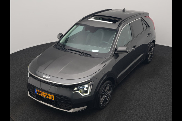 Kia Niro EV DynamicPlusLine 64.8 kWh 204pk | Panodak | Head Up | Adaptive Cruise | Camera | Lederen Sportstoelen & Stuur Verwarmd | Keyless | Blis | Sfeerverlichting | Apple Carplay | Navigatie | DAB |