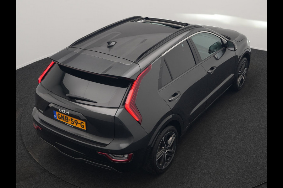Kia Niro EV DynamicPlusLine 64.8 kWh 204pk | Panodak | Head Up | Adaptive Cruise | Camera | Lederen Sportstoelen & Stuur Verwarmd | Keyless | Blis | Sfeerverlichting | Apple Carplay | Navigatie | DAB |
