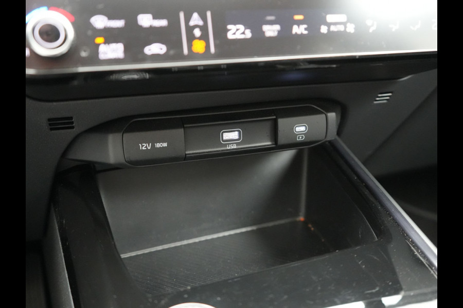 Kia Niro EV DynamicPlusLine 64.8 kWh 204pk | Panodak | Head Up | Adaptive Cruise | Camera | Lederen Sportstoelen & Stuur Verwarmd | Keyless | Blis | Sfeerverlichting | Apple Carplay | Navigatie | DAB |