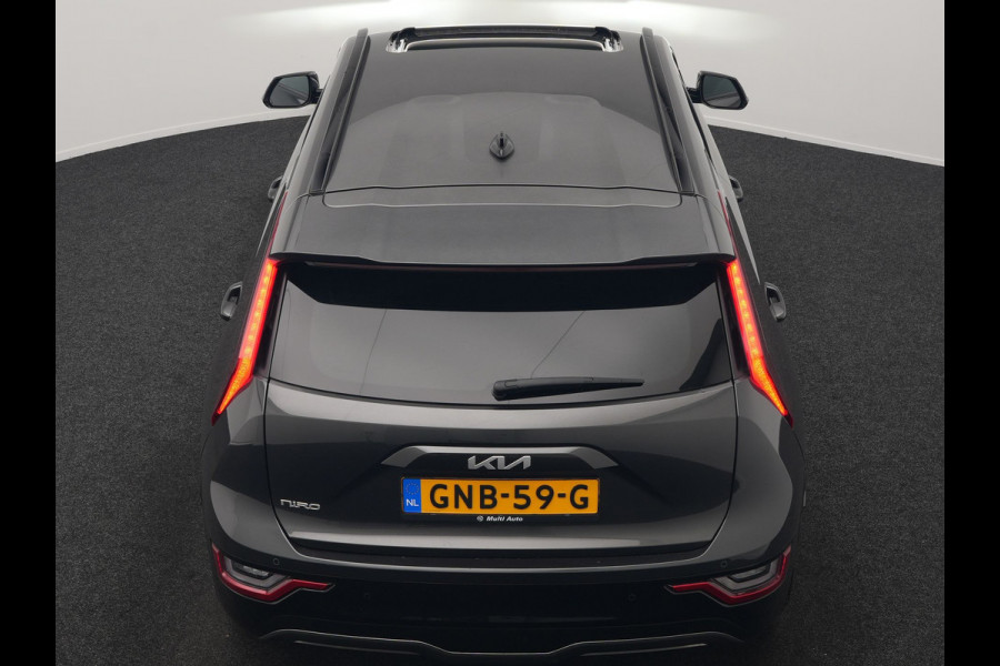 Kia Niro EV DynamicPlusLine 64.8 kWh 204pk | Panodak | Head Up | Adaptive Cruise | Camera | Lederen Sportstoelen & Stuur Verwarmd | Keyless | Blis | Sfeerverlichting | Apple Carplay | Navigatie | DAB |