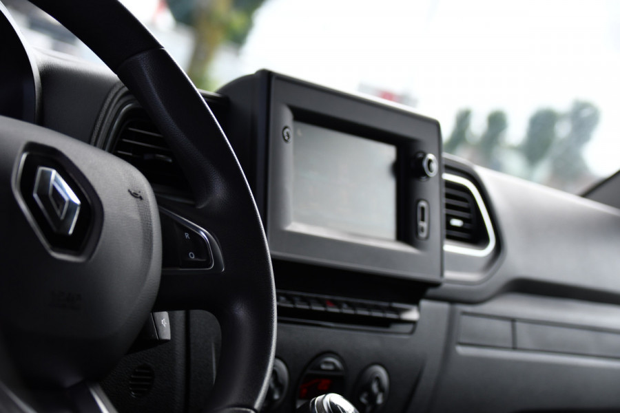 Renault Master T35 2.3 dCi 150 L2H2 PB Edition Camera, Cruise, LED, 150pk, Multimedia, LED, Trekhaak, NAVI, Uniek!