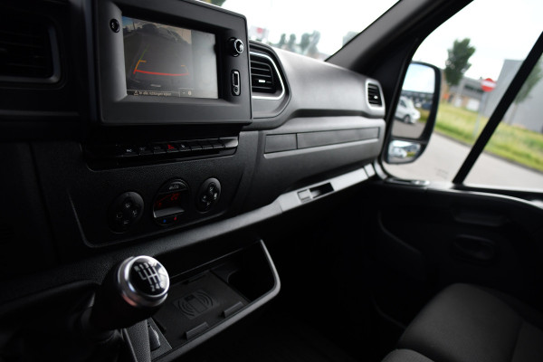 Renault Master T35 2.3 dCi 150 L2H2 PB Edition Camera, Cruise, LED, 150pk, Multimedia, LED, Trekhaak, NAVI, Uniek!