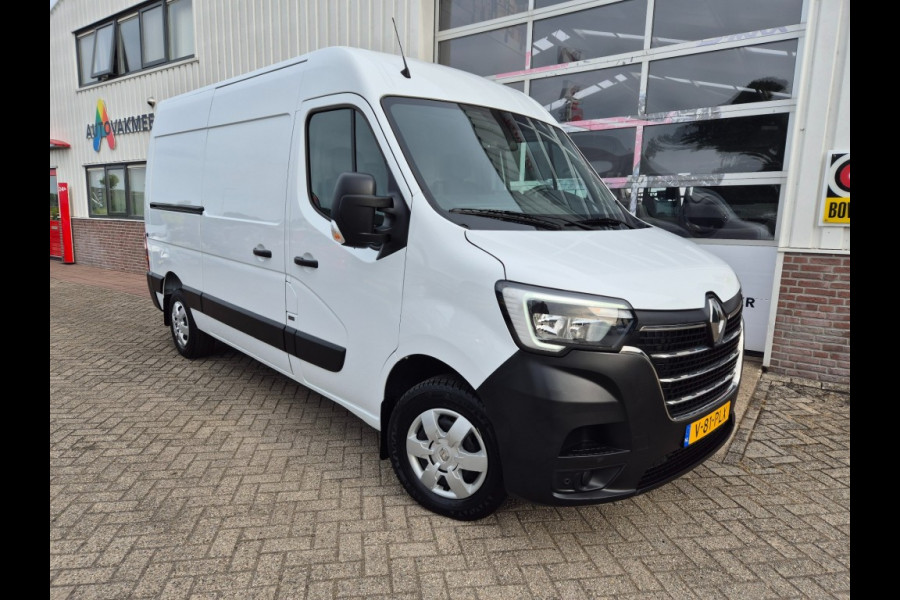 Renault Master L2H2 2,3 dci 135 Pk Euro 6 35.693 Km!! PDC Camera Navi 2500 Kg Trekgewicht