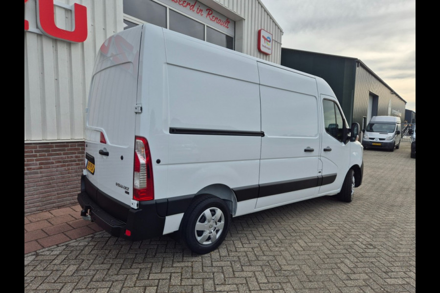 Renault Master L2H2 2,3 dci 135 Pk Euro 6 35.693 Km!! PDC Camera Navi 2500 Kg Trekgewicht