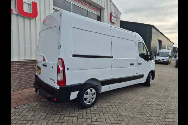 Renault Master L2H2 2,3 dci 135 Pk Euro 6 35.693 Km!! PDC Camera Navi 2500 Kg Trekgewicht